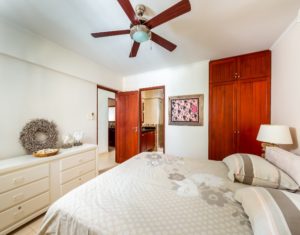 oceanfront vacation rental Bellevue apt 2
