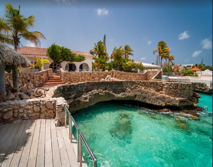 oceanfront villa Bonaire Op de Maze